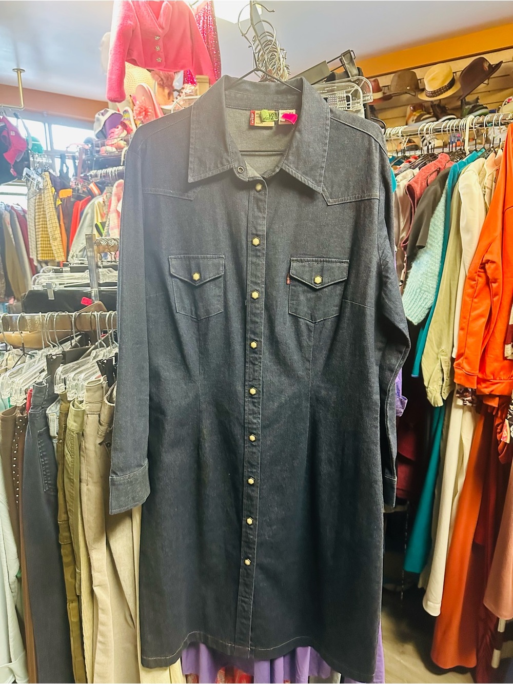 Levi's Dark Blue Denim Button-Front Western Shirt (runs big) also stretch!